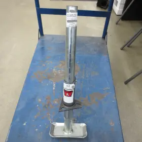 018520 Bulldog Rack Post Jack With Foot 750# And Gear Box