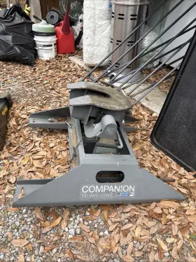 Rvb3500 Companion Used B&w 5th Wheel Hitch