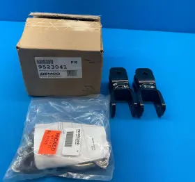 9523041 Demco Base Plate Adapter Mounting Kit For Blue Ox Baseplates