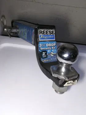 70052 Reese Towpower Towing Security Kit 2 Inch Interlock Ball Mount 3-1/4 Drop Fs
